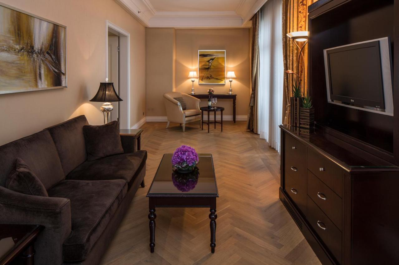 Falkensteiner Schlosshotel Velden - The Leading Hotels Of The World Velden am Wörthersee Habitación foto