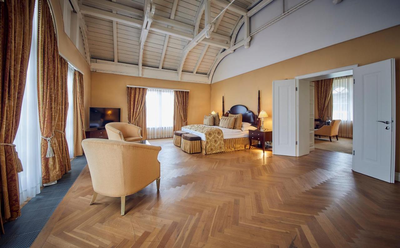 Falkensteiner Schlosshotel Velden - The Leading Hotels Of The World Velden am Wörthersee Habitación foto